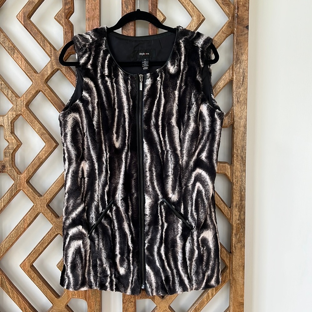 Style&Co Faux Fur Vest Soft Black Soft White W/ Vegan Leather